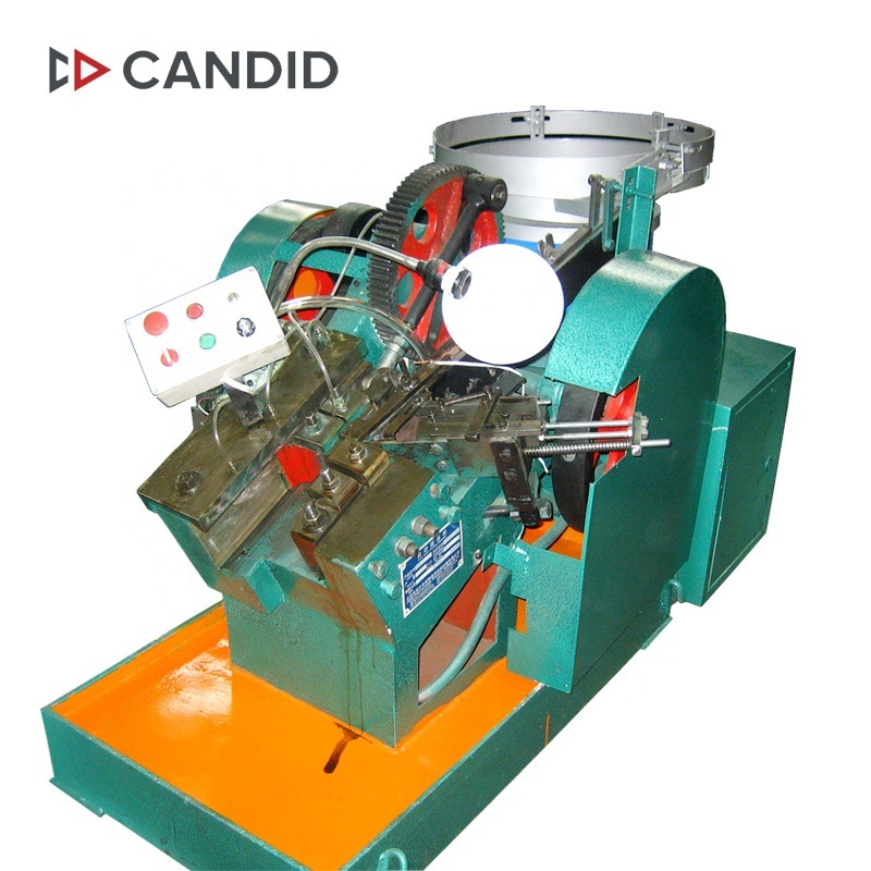 Máquina para fabricar tornillos